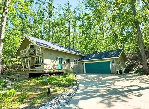 1581 Michaywe Dr, Gaylord, MI 49735