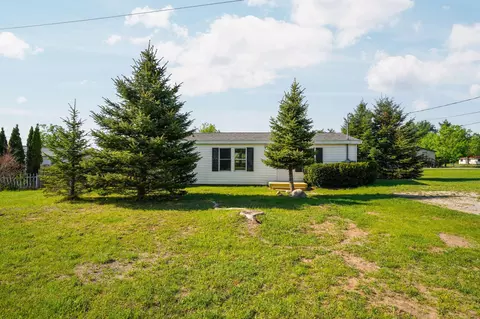 Exterior - 458 Garfield St, Vanderbilt, MI 49795 photo 6 of 6