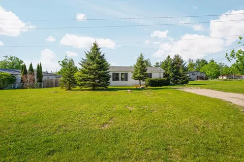 Exterior - 458 Garfield St, Vanderbilt, MI 49795 photo 4 of 6