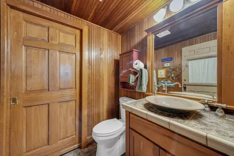 Bath - 421 Clare Blvd, Roscommon, MI 48653 photo 1 of 8