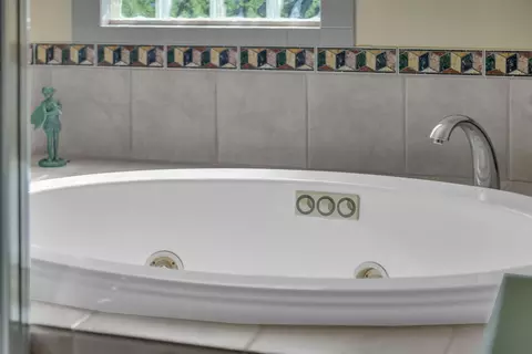 Bath - 421 Clare Blvd, Roscommon, MI 48653 photo 8 of 8