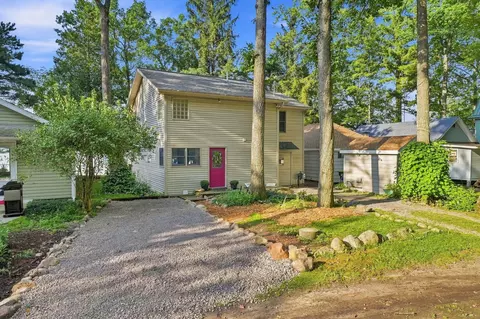 Exterior - 421 Clare Blvd, Roscommon, MI 48653 photo 11 of 14