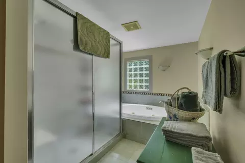 Bath - 421 Clare Blvd, Roscommon, MI 48653 photo 5 of 8