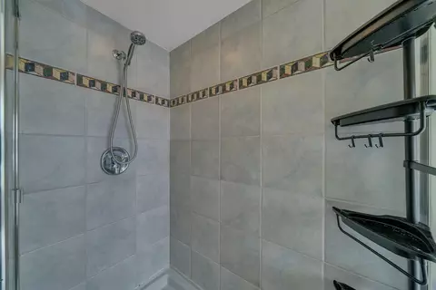 Bath - 421 Clare Blvd, Roscommon, MI 48653 photo 6 of 8