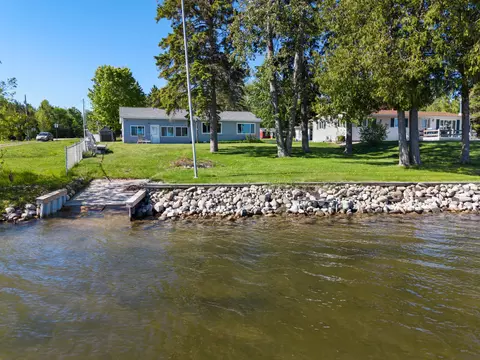 3002 Parrotts Rd, Indian River, MI 49749