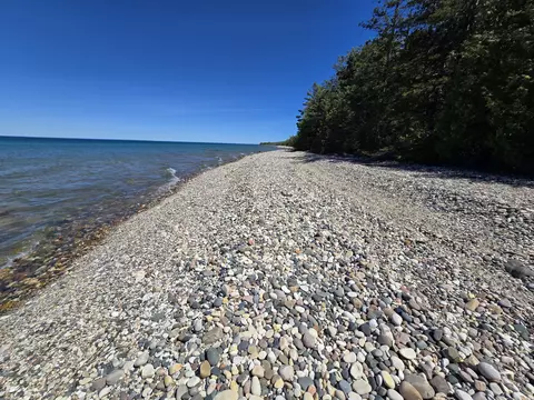 12157 Mackinaw Straits Dr, Cheboygan, MI 49721