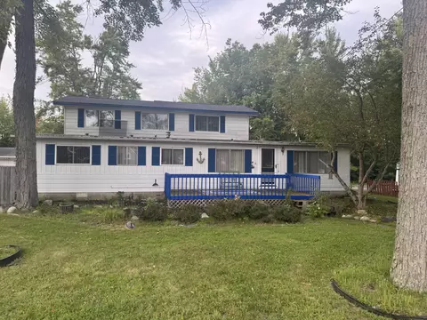 9394 E Houghton Lake Dr, Houghton Lake, MI 48629