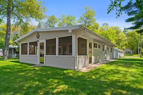 7439 E Cedar Lake Dr, Greenbush, MI 48738