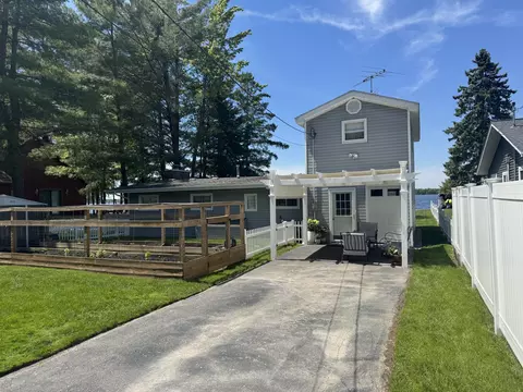 1985 1st St, Saint Helen, MI 48656