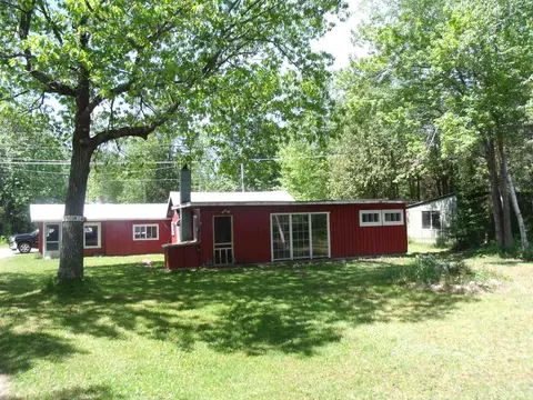 1477 N Black River Rd, Cheboygan, MI 49721