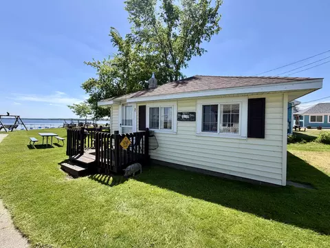 6344 W Houghton Lk, Houghton Lake, MI 48629