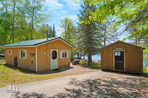 5210 Oak St, Lewiston, MI 49756