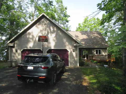 3146 Hidden Ridge Rd, Alanson, MI 49706
