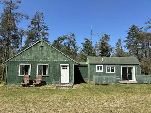 8397 Lovells Rd, Grayling, MI 49738
