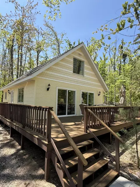 6954 Whispering Pines Dr, Gaylord, MI 49735