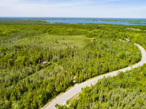 13820 N Grand Lake Hwy, Presque Isle, MI 49777