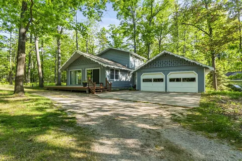 11366 Nottingham Dr, Frederic, MI 49733
