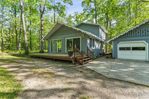 Exterior - 11366 Nottingham Dr, Frederic, MI 49733 photo 2 of 4