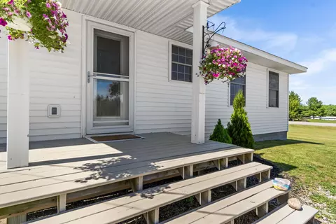 5159 S River Rd, Cheboygan, MI 49721 photo 2