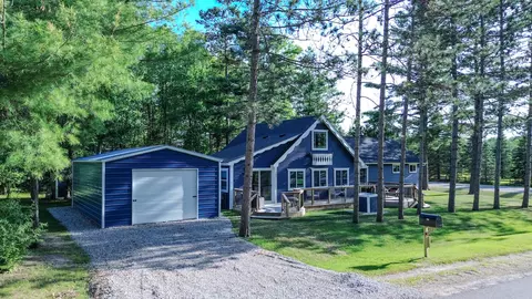 100 Redwine Dr, Houghton Lake, MI 48629