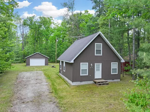 8078 Old State Rd, Johannesburg, MI 49751