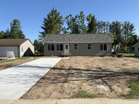 559 E Petoskey St, Gaylord, MI 49735