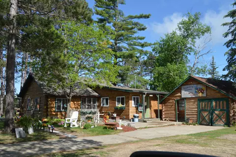 305 N Court St, Mio, MI 48647