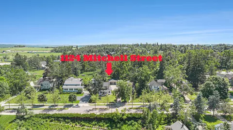 View/Area - 1124 E Mitchell St, Petoskey, MI 49770 photo 1 of 3