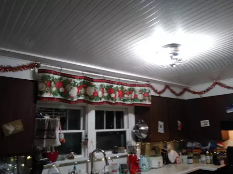 Kitchen - 3129 Oaks Rd, Fairview, MI 48621 photo 4 of 5