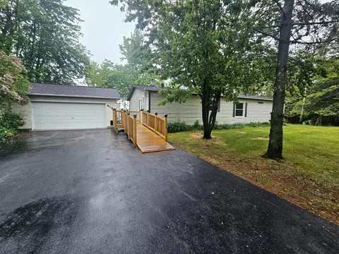 6761 Outer Dr, Presque Isle, MI 49777