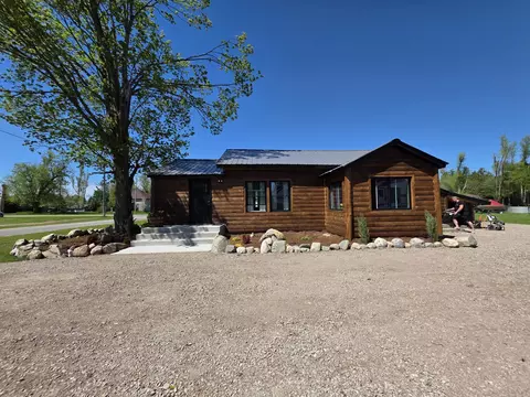 8050 Dudley St, Vanderbilt, MI 49795