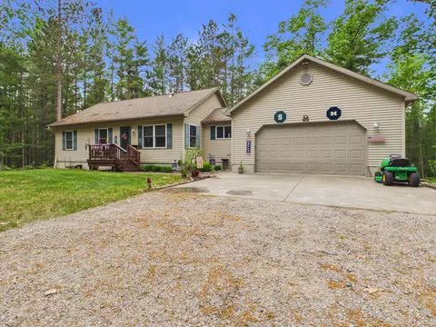 10898 Fantasy Dr, Frederic, MI 49733