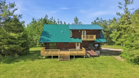 Exterior - 425 Maxwell Rd, Cheboygan, MI 49721 photo 4 of 11