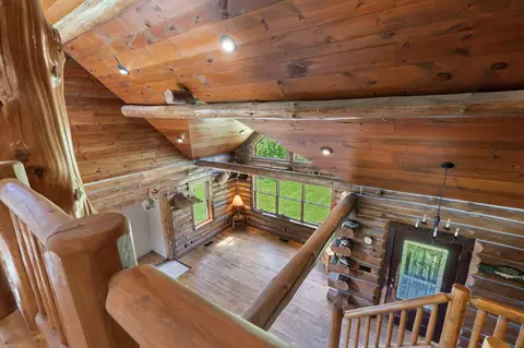 Entry Way - 425 Maxwell Rd, Cheboygan, MI 49721 photo 3 of 10