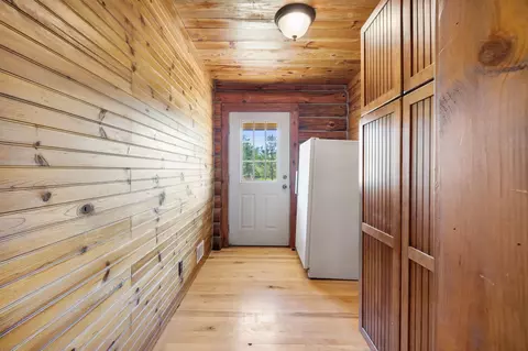 Entry Way - 425 Maxwell Rd, Cheboygan, MI 49721 photo 7 of 10