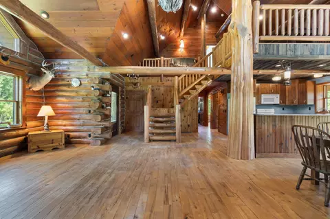 Entry Way - 425 Maxwell Rd, Cheboygan, MI 49721 photo 8 of 10