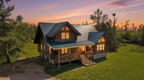 425 Maxwell Rd, Cheboygan, MI 49721
