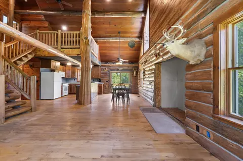 Entry Way - 425 Maxwell Rd, Cheboygan, MI 49721 photo 4 of 10