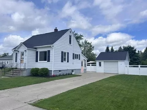 Exterior - 213 E Wisner St, Alpena, MI 49707 photo 14 of 14