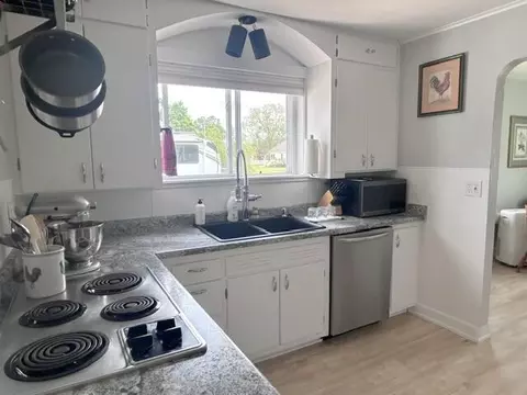 Kitchen - 213 E Wisner St, Alpena, MI 49707 photo 3 of 6
