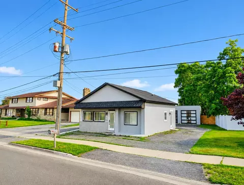 304 Grandview Blvd, Gaylord, MI 49735
