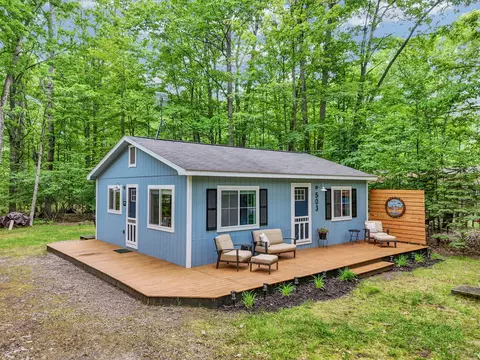 503 Sheffield Dr, Roscommon, MI 48653