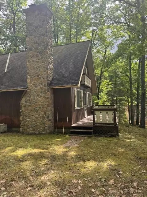Exterior - 4702 W Pine Dr, Roscommon, MI 48653 photo 2 of 4