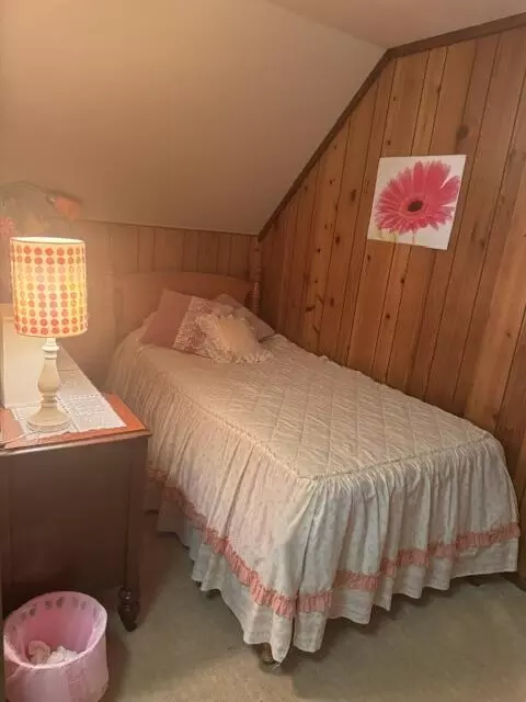 Bedroom - 4702 W Pine Dr, Roscommon, MI 48653 photo 4 of 5