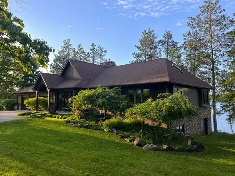 8775 Winding Ridge Dr, Millersburg, MI 49759