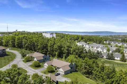 2015 Woods Ln #46, Petoskey, MI 49770