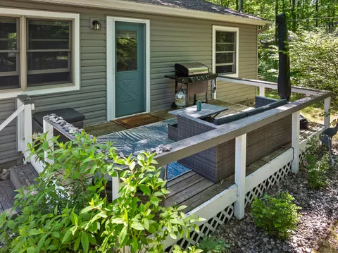 Exterior - 124 Bourbon St, Roscommon, MI 48653 photo 7 of 11
