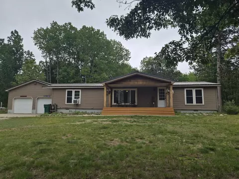 801 S Ausable Trl, Grayling, MI 49738