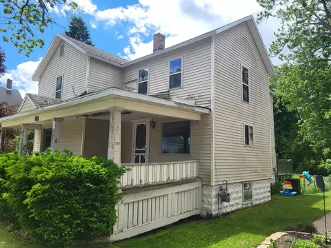 Exterior - 124 Cavanaugh St, Alpena, MI 49707 photo 1 of 2