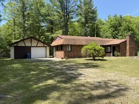 318 Coventry, Houghton Lake, MI 48629